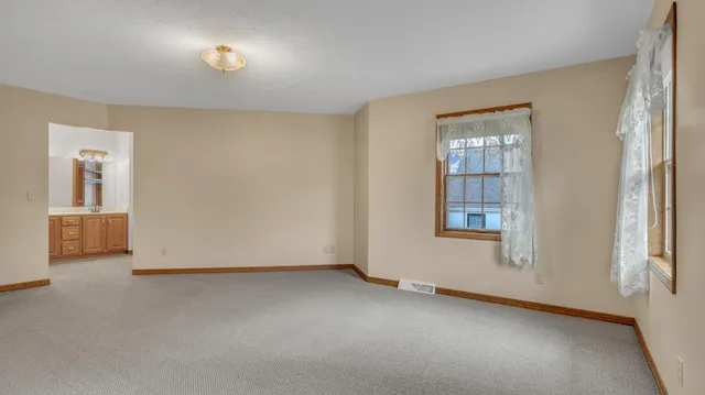 $579,900 | 909 Country Club Lane, Fond du Lac, WI 54935