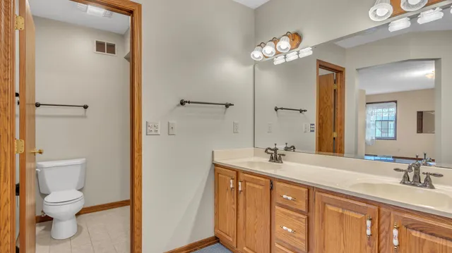 $579,900 | 909 Country Club Lane, Fond du Lac, WI 54935