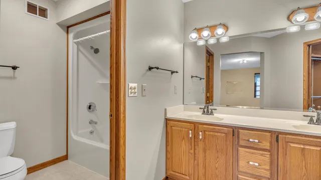 $579,900 | 909 Country Club Lane, Fond du Lac, WI 54935