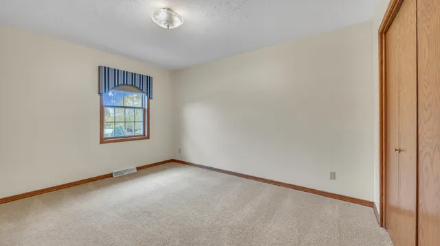 $579,900 | 909 Country Club Lane, Fond du Lac, WI 54935