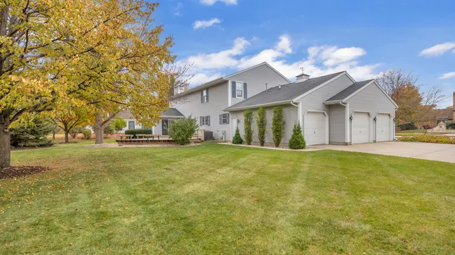 $579,900 | 909 Country Club Lane, Fond du Lac, WI 54935