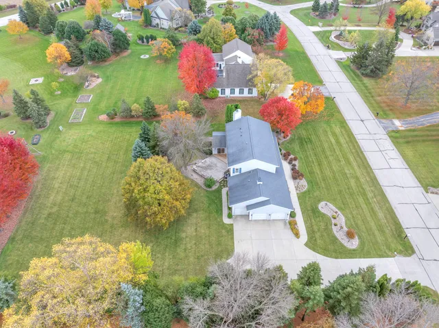 $579,900 | 909 Country Club Lane, Fond du Lac, WI 54935