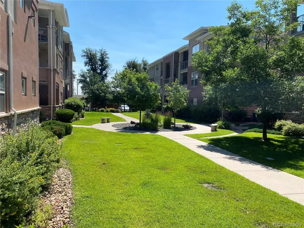 $2,400 | 8123 West 51st Place, Unit 303, Arvada, CO 80002
