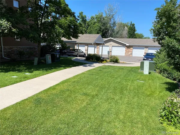 $2,400 | 8123 West 51st Place, Unit 303, Arvada, CO 80002