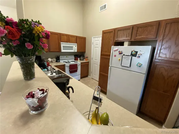 $2,400 | 8123 West 51st Place, Unit 303, Arvada, CO 80002