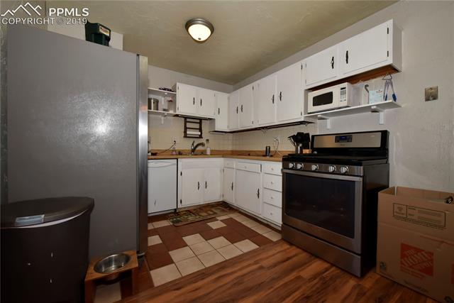 4205 Meridian Road Peyton, CO 80831 - Photo 10 of 32 kitchen appliances stay