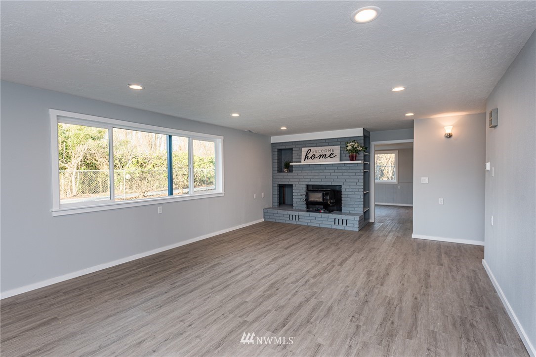 134 Spring Road Port Angeles, WA 98362 - Photo 3 of 20 Gallery Image 3