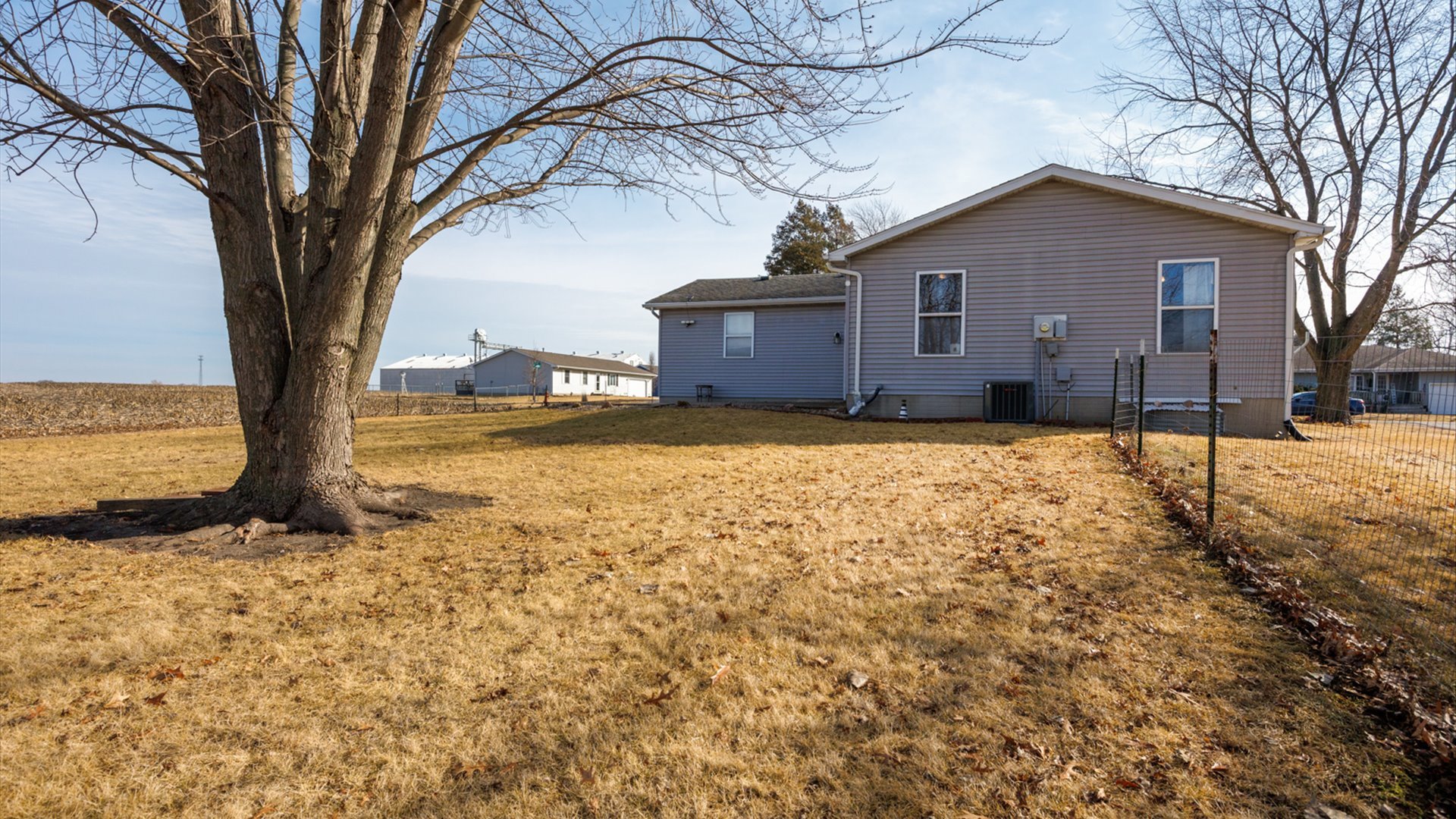 113 2nd Street McLean, IL 61754 - Photo 2 of 35