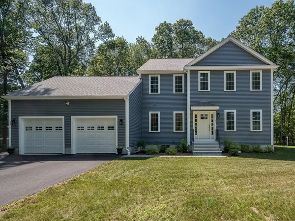 $750,000 | 85 East Street, Uxbridge, MA 01569