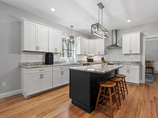 $750,000 | 85 East Street, Uxbridge, MA 01569