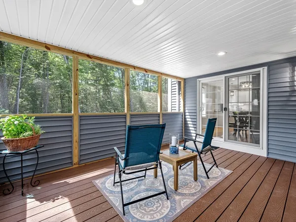 $750,000 | 85 East Street, Uxbridge, MA 01569