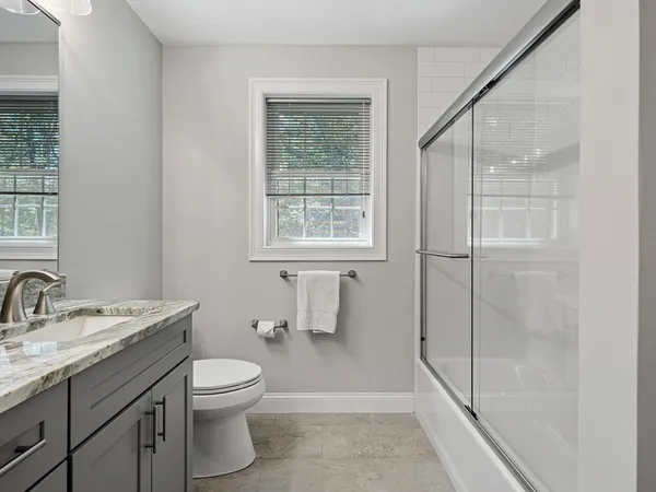 $750,000 | 85 East Street, Uxbridge, MA 01569