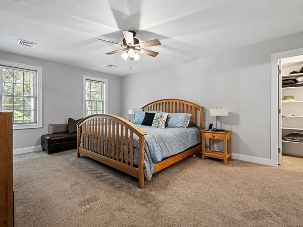 $750,000 | 85 East Street, Uxbridge, MA 01569