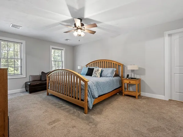 $750,000 | 85 East Street, Uxbridge, MA 01569