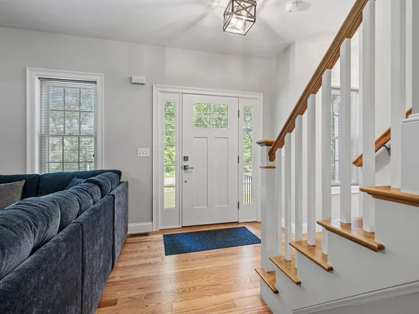 $750,000 | 85 East Street, Uxbridge, MA 01569