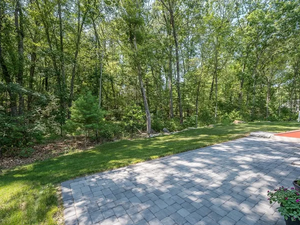 $750,000 | 85 East Street, Uxbridge, MA 01569
