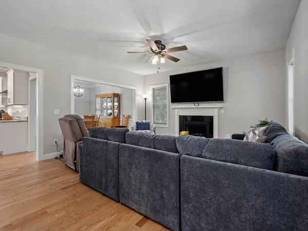 $750,000 | 85 East Street, Uxbridge, MA 01569