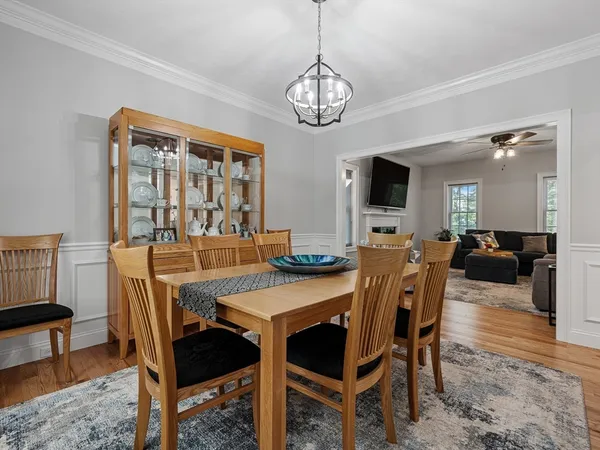 $750,000 | 85 East Street, Uxbridge, MA 01569