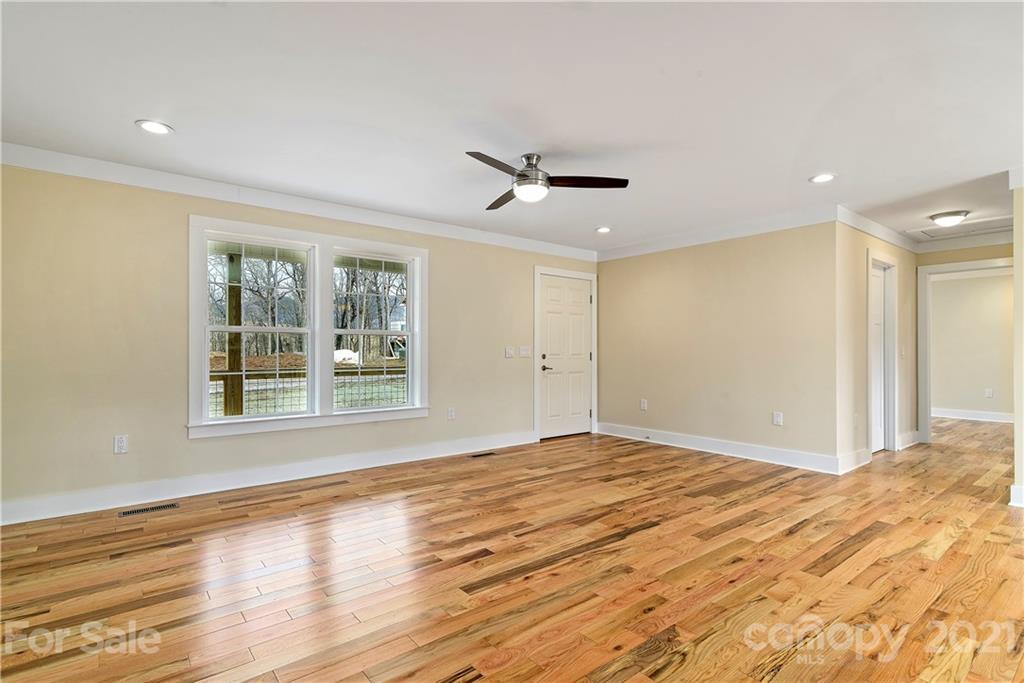 335 Ridge View Drive Clyde, NC 28721 - Photo 3 of 24