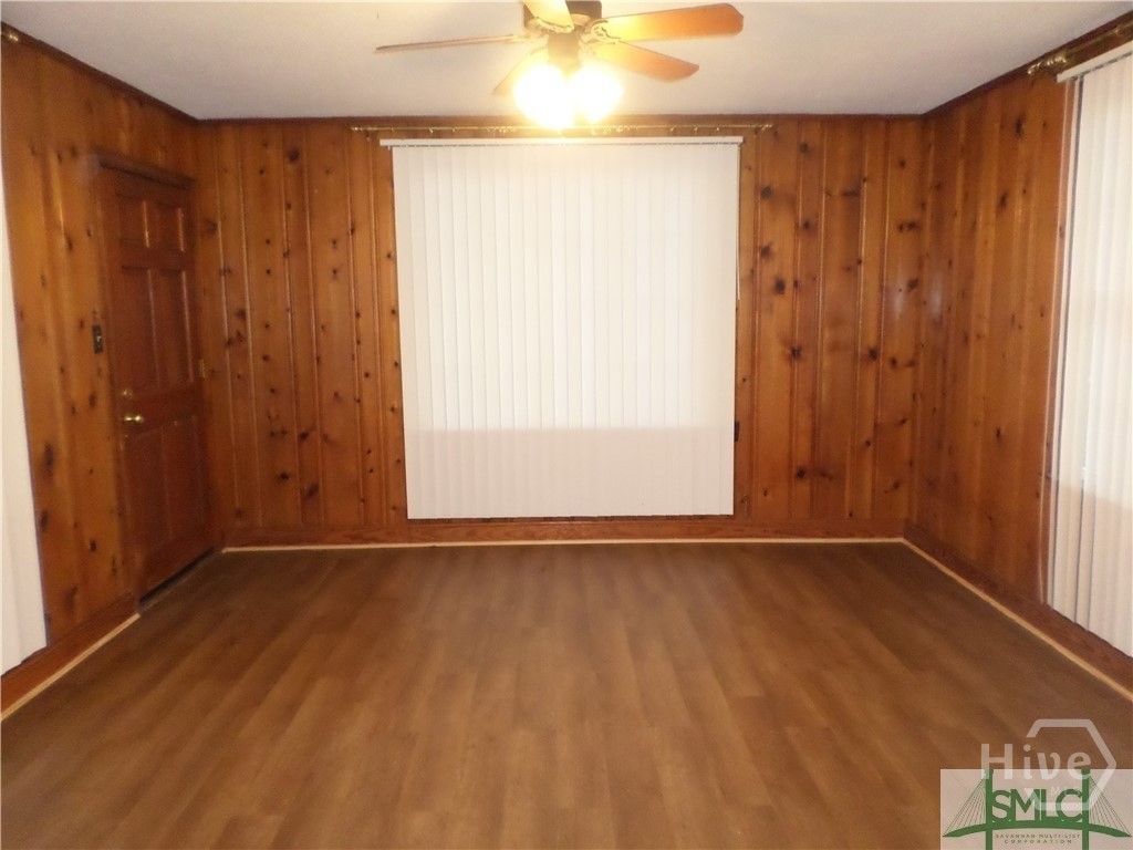 141 Rommel Avenue Savannah, GA 31408 - Photo 5 of 16 Family Room