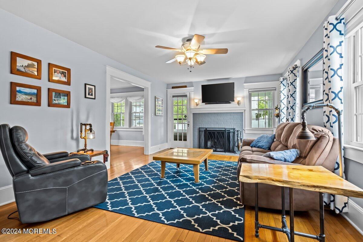 123 Maple Place Keyport, NJ 07735 - Photo 2 of 29 IMG_1828
