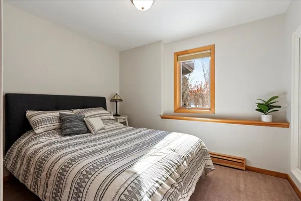 $869,900 | 10047 Cove Pointe Road, Brainerd, MN 56401