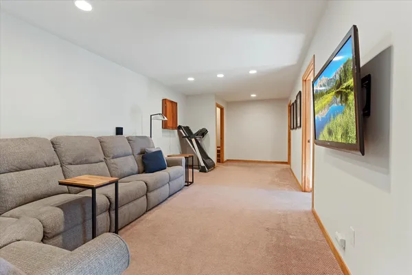 $869,900 | 10047 Cove Pointe Road, Brainerd, MN 56401