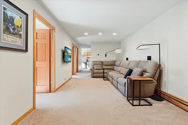 $869,900 | 10047 Cove Pointe Road, Brainerd, MN 56401