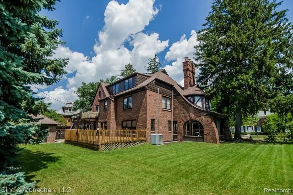 1035 Bishop Road Grosse Pointe, MI 48230 - Photo 50 of 62 050-Rear_View-1944615-medium.jpg