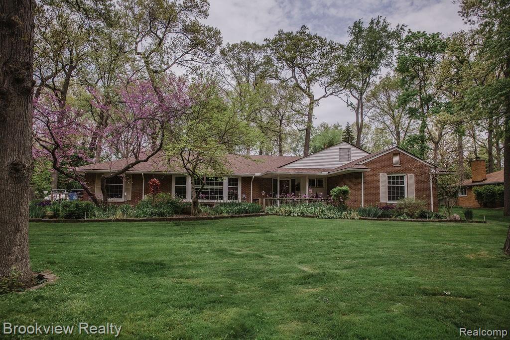 2942 Hillendale Drive Rochester Hills, MI 48309 - Photo 2 of 30