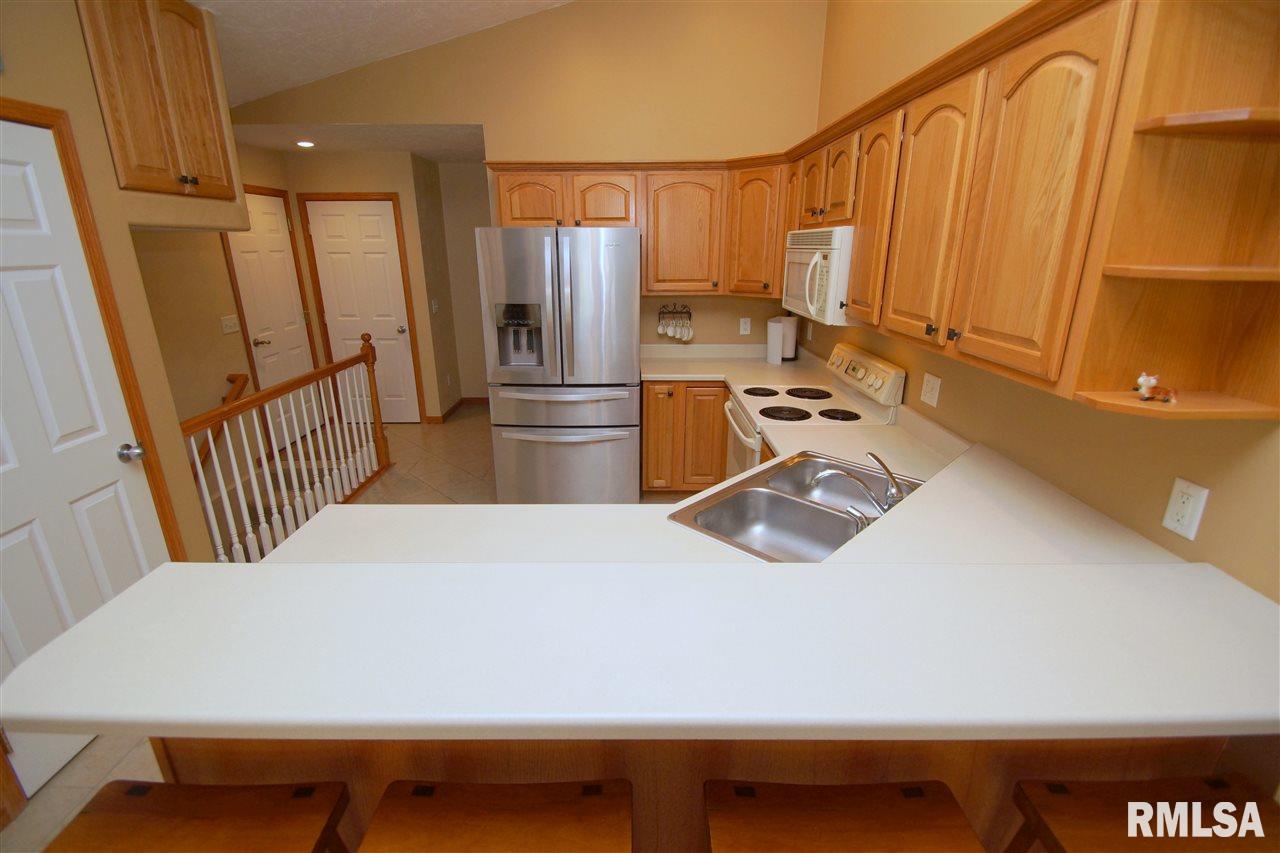 5130 Red Fox Road Bettendorf, IA 52722 - Photo 5 of 23