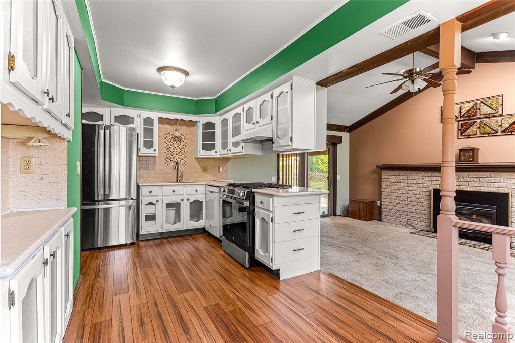 20227 Roche Road Trenton, MI 48183 - Photo 10 of 31 Gallery Image 10