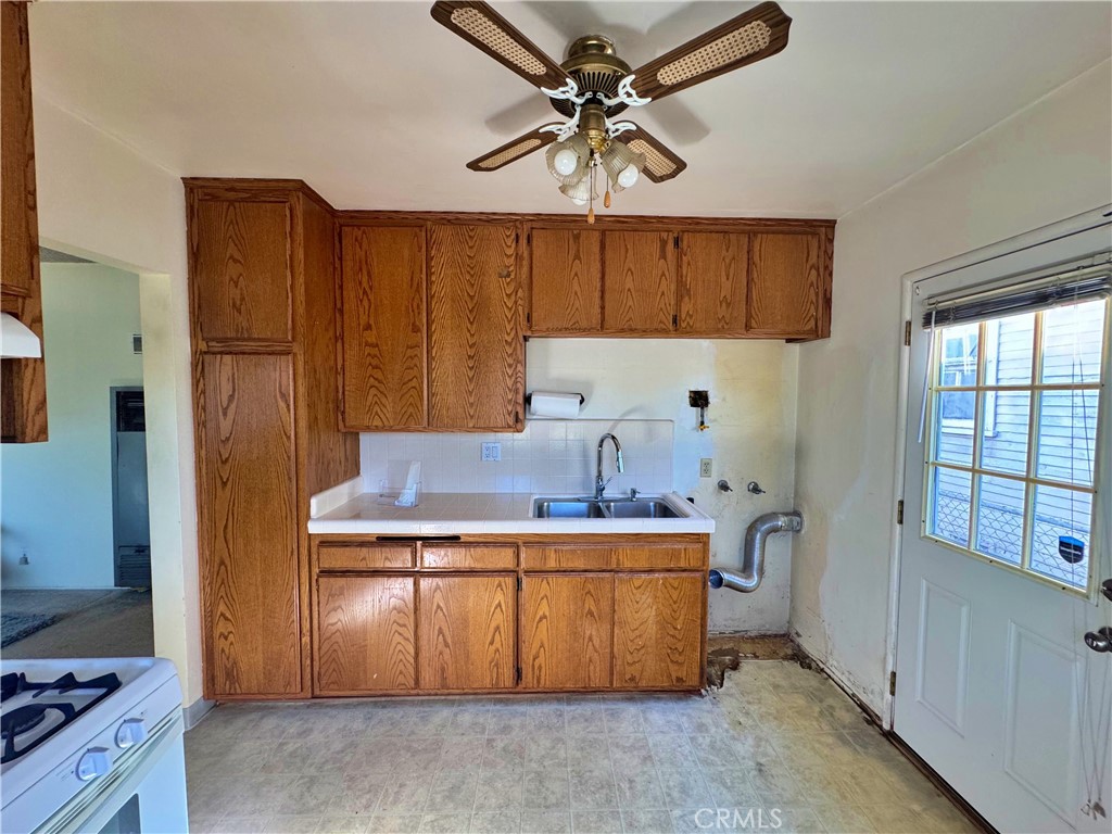 1852 260th Street Lomita, CA 90717 - Photo 15 of 63