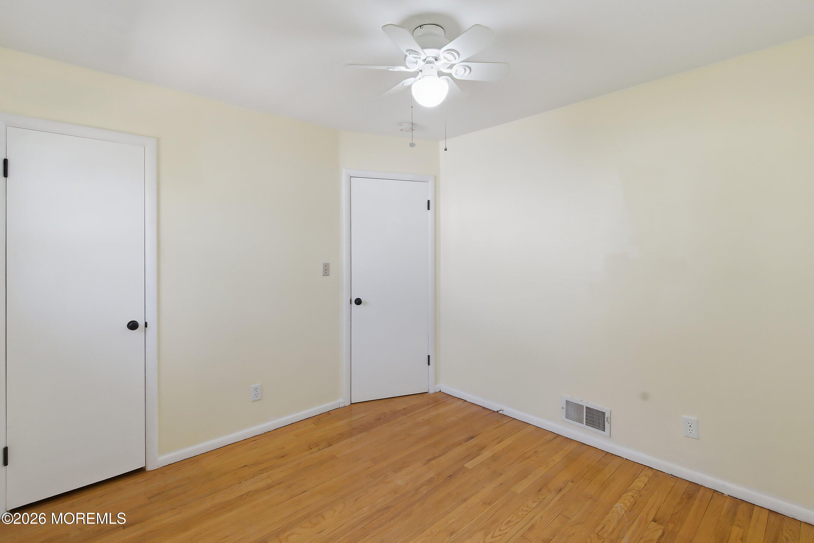 5 Lone Oak Road Middletown, NJ 07748 - Photo 12 of 23 16-Bed 2B