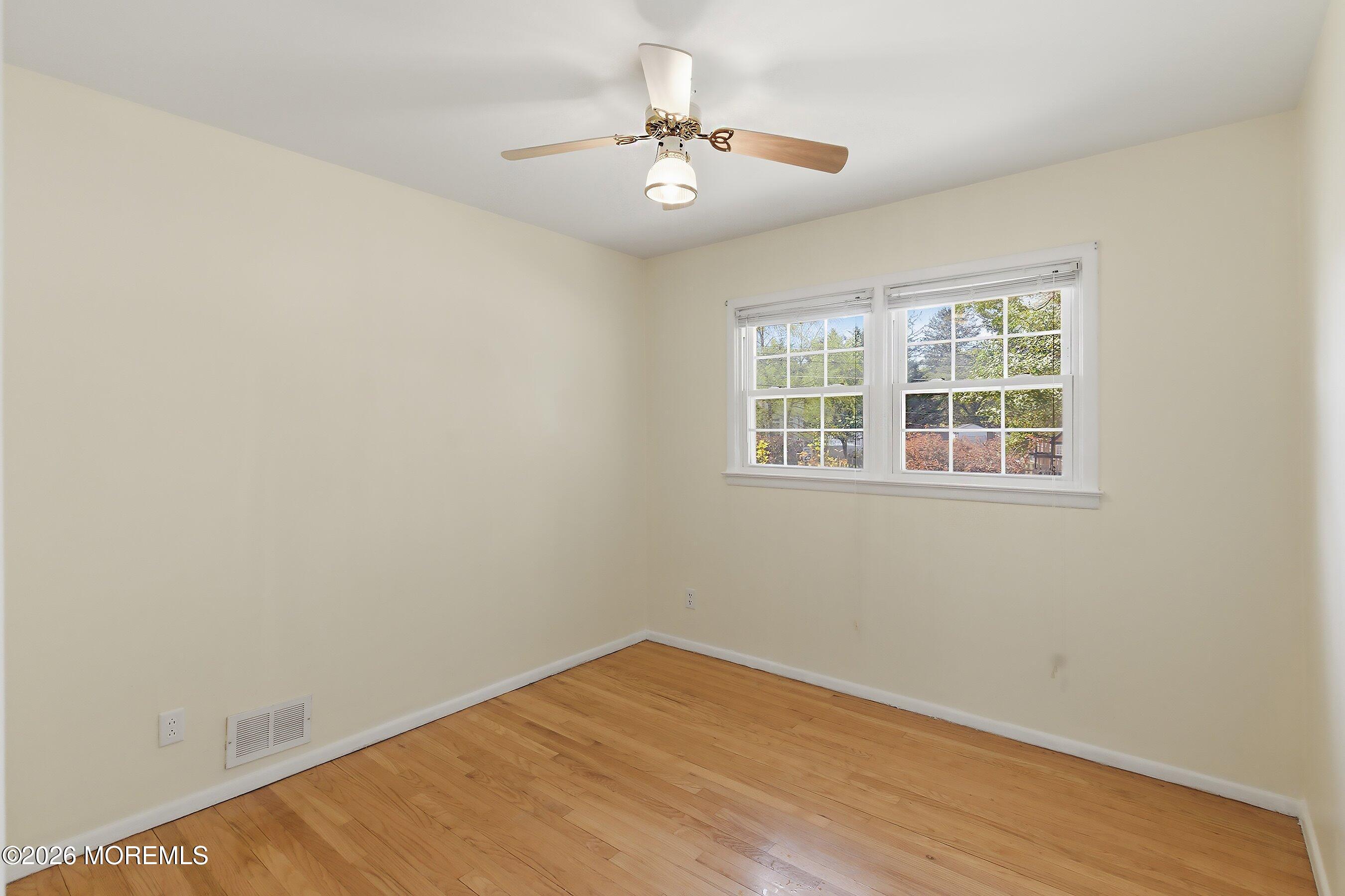 5 Lone Oak Road Middletown, NJ 07748 - Photo 14 of 23 18-Bed 3A