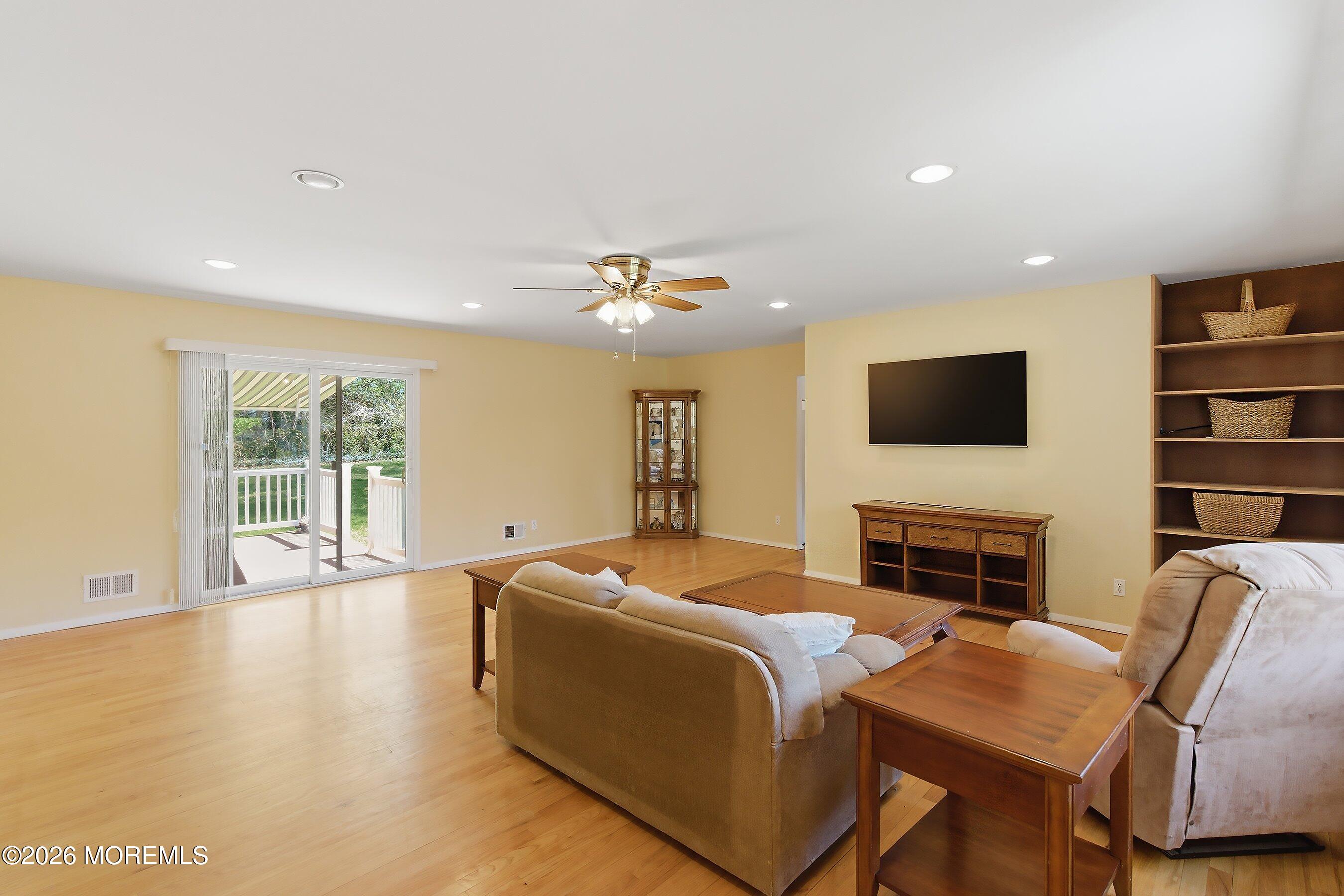 5 Lone Oak Road Middletown, NJ 07748 - Photo 5 of 23 05-Living 1B