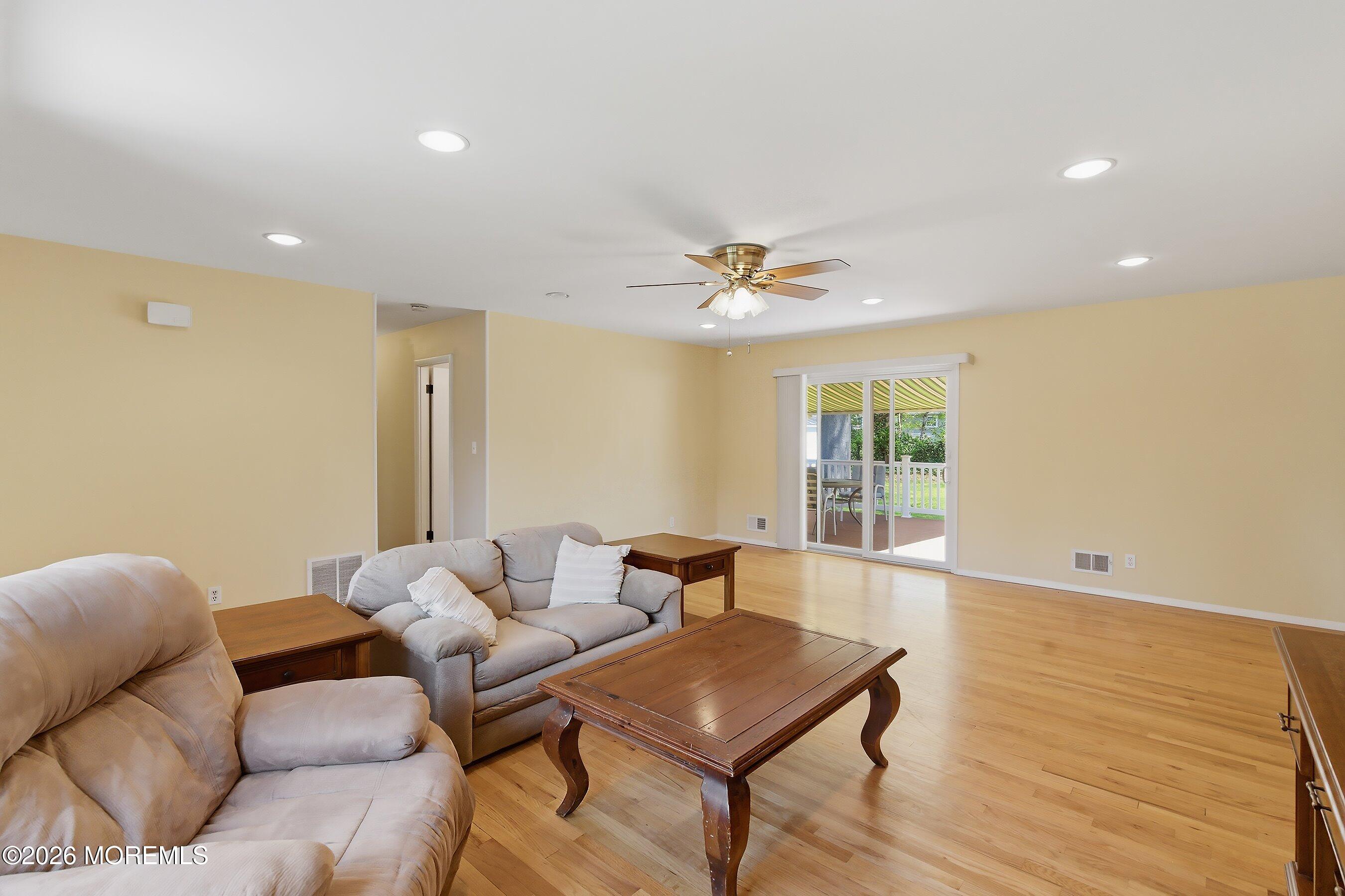 5 Lone Oak Road Middletown, NJ 07748 - Photo 6 of 23 06-Living 1C