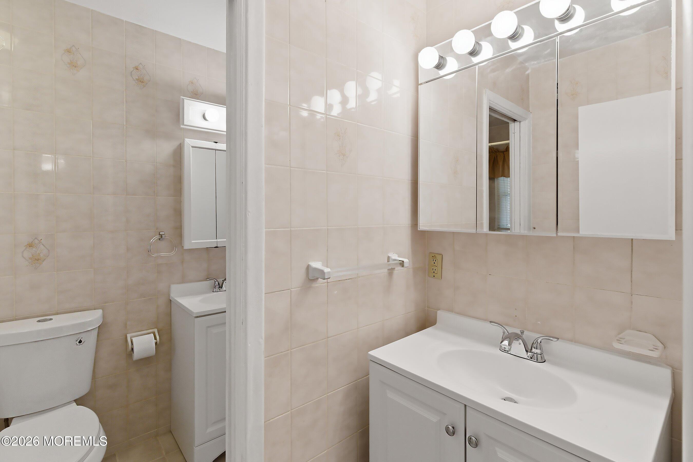 5 Lone Oak Road Middletown, NJ 07748 - Photo 10 of 23 14-Bath 1