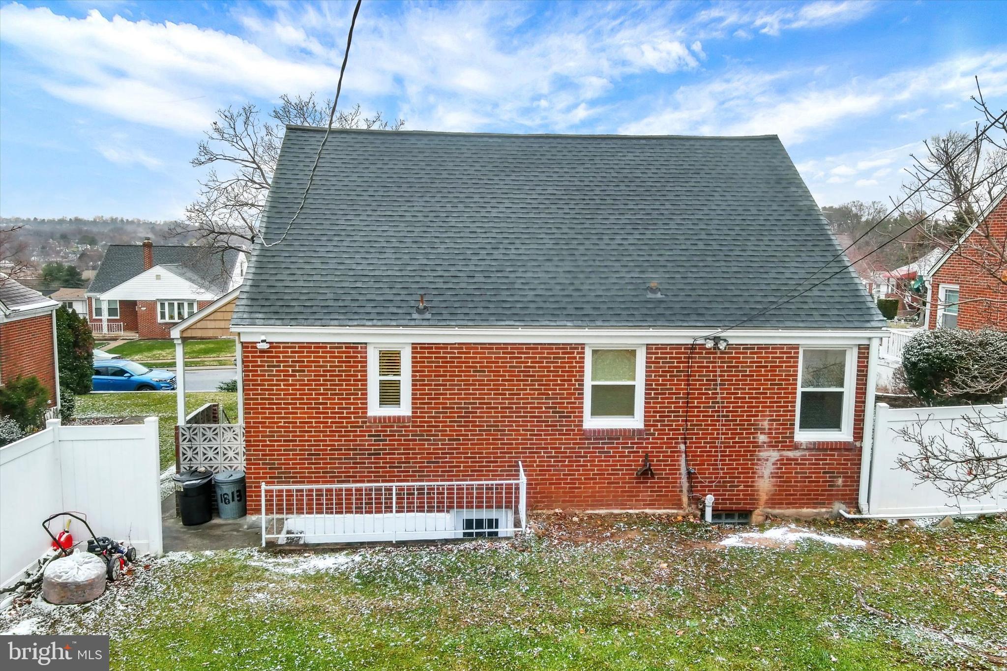 1813 Hanford Road Rosedale, MD 21237 - Photo 28 of 39 a backyard of a house with lots of green space