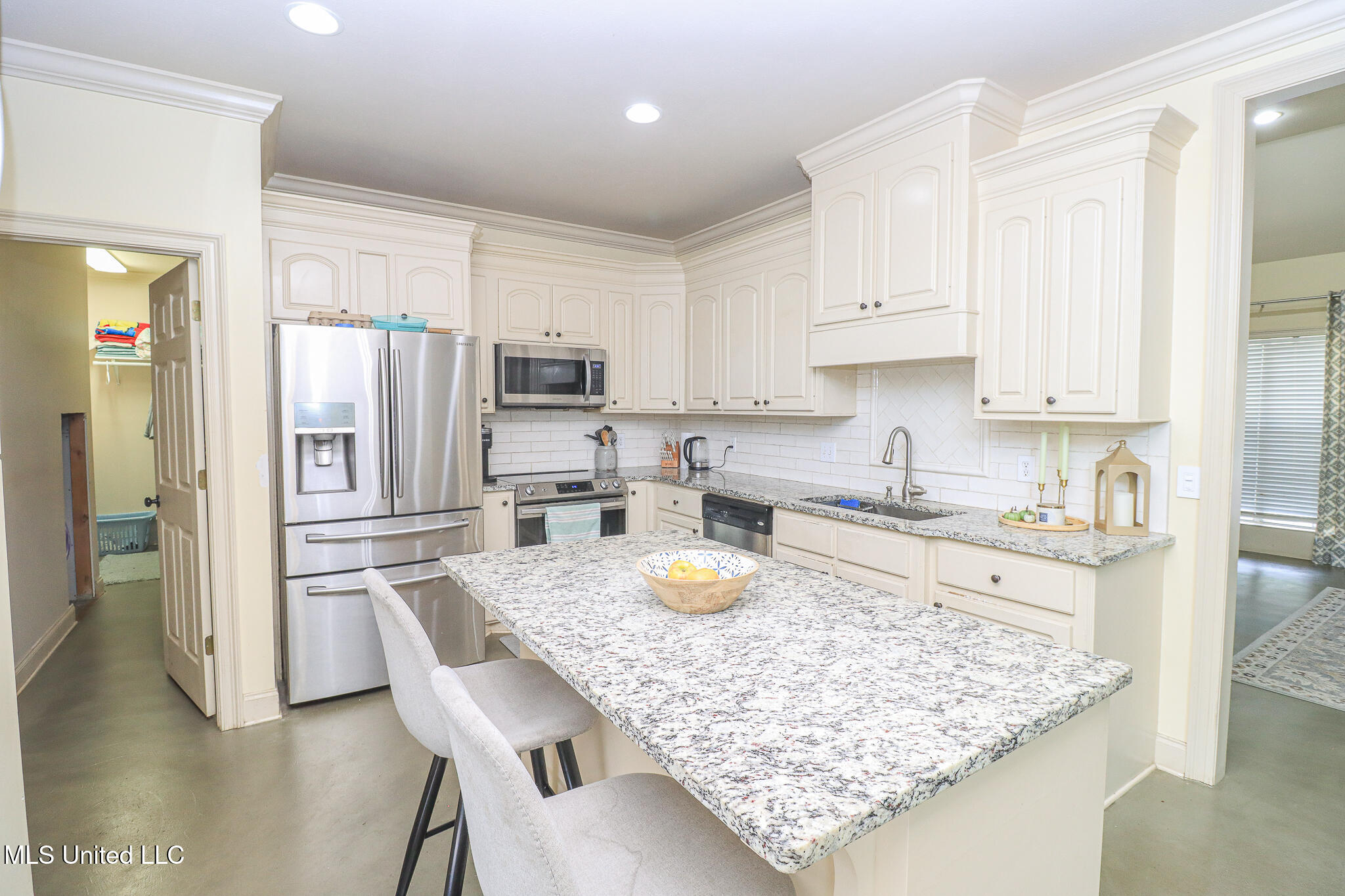 209 Crown Pointe Circle Pearl, MS 39208 - Photo 13 of 43 209 Crown Pointe Cir 33