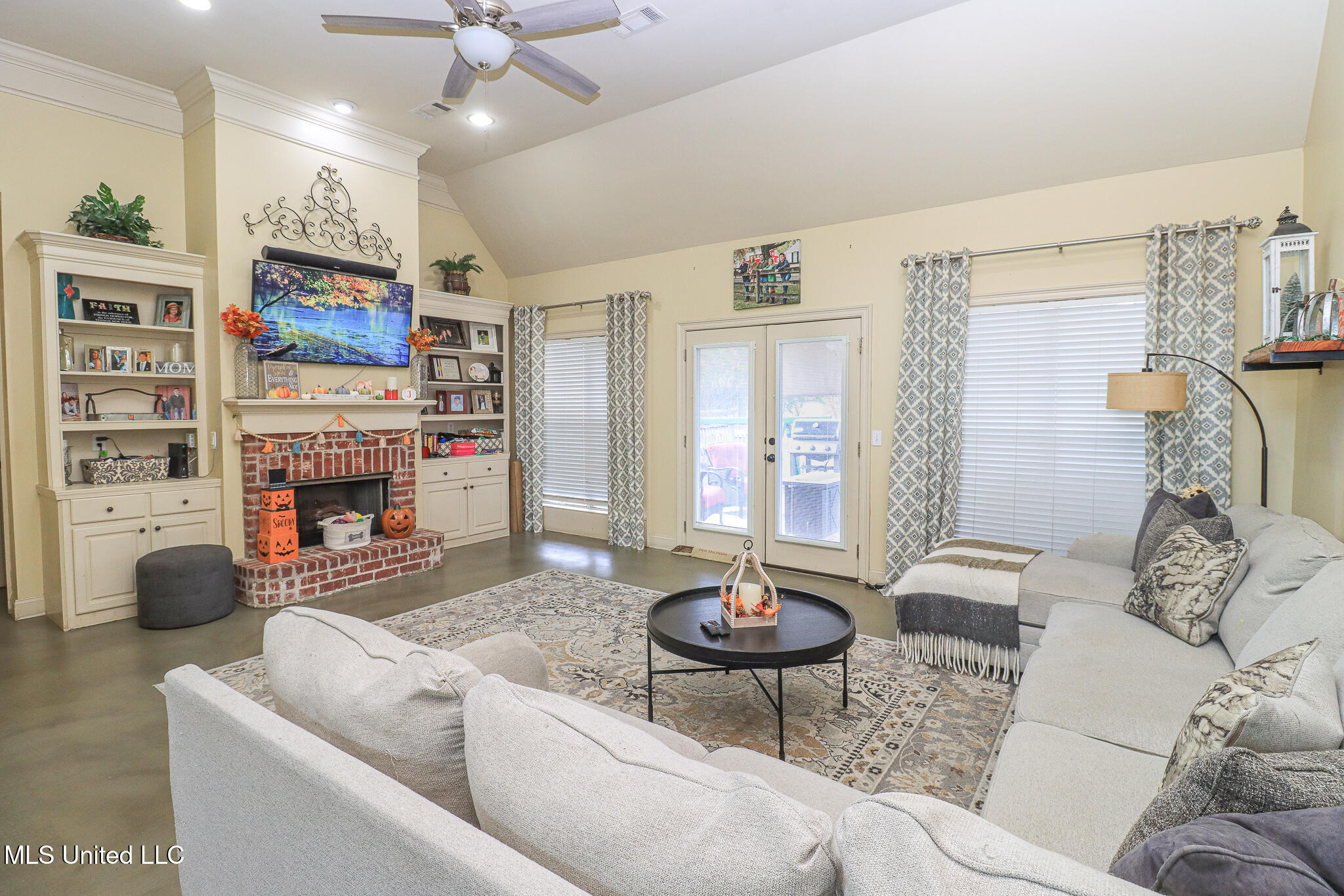 209 Crown Pointe Circle Pearl, MS 39208 - Photo 4 of 43 209 Crown Pointe Cir 27