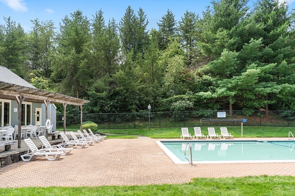 102 Ridgefield Circle, Unit B Clinton, MA 01510 - Photo 15 of 17 Gallery Image 15