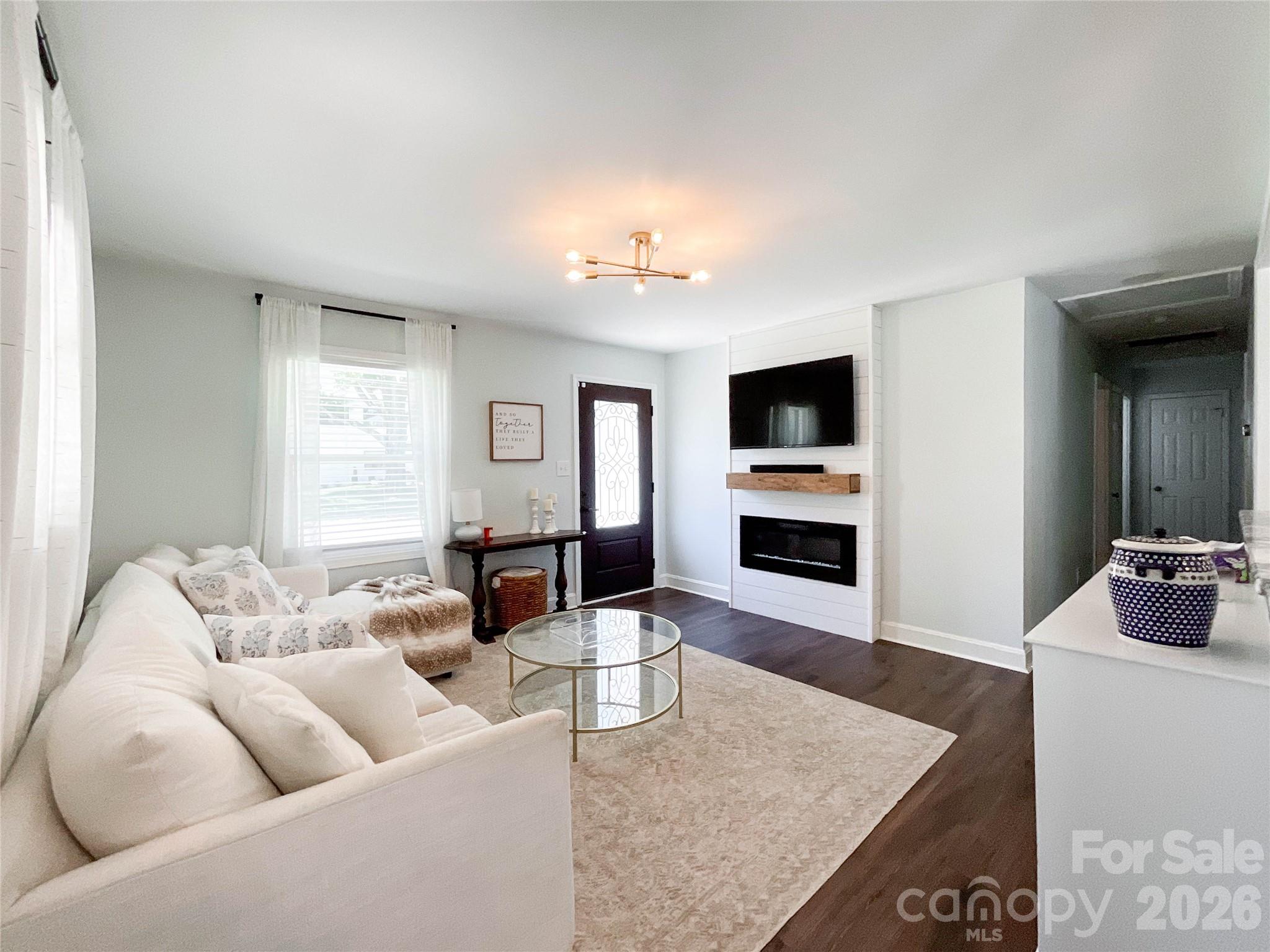 3827 Topsfield Road Charlotte, NC 28211 - Photo 5 of 48 Gallery Image 5