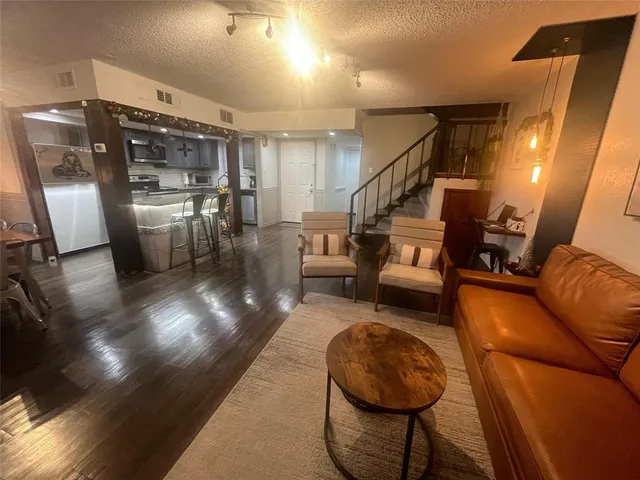 $259,900 | 3114 Eastpark Drive, Garland, TX 75044