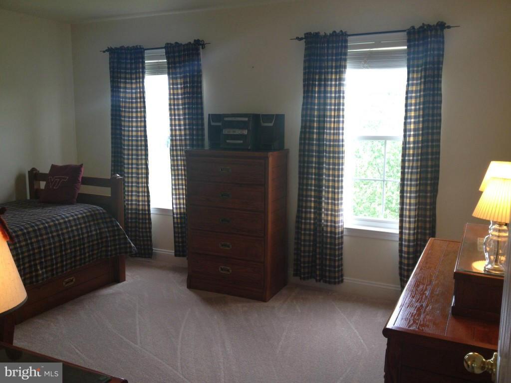37236 Jeb Stuart Road Purcellville, VA 20132 - Photo 26 of 30 Bedroom