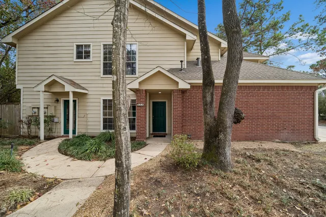 $250,000 | 150 North Magnolia Pond Place, The Woodlands, TX 77381