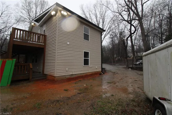 $2,000 | 840 Magnolia Street, Winston-Salem, NC 27103