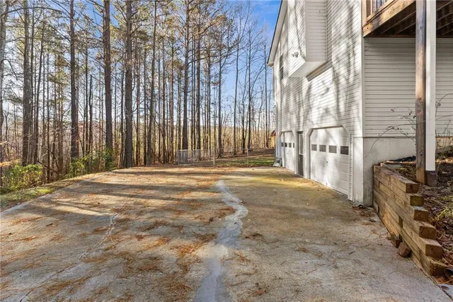 a view of a bunch of trees and houses