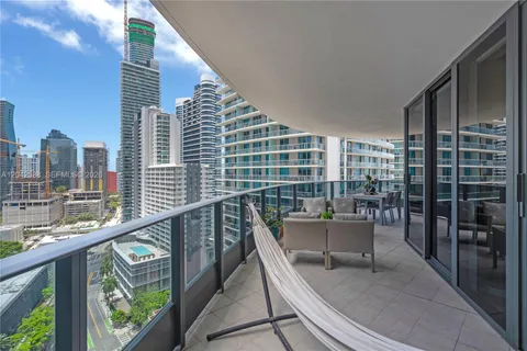 $2,790,000 | 1000 Brickell Plaza, Unit 2402, Miami, FL 33131