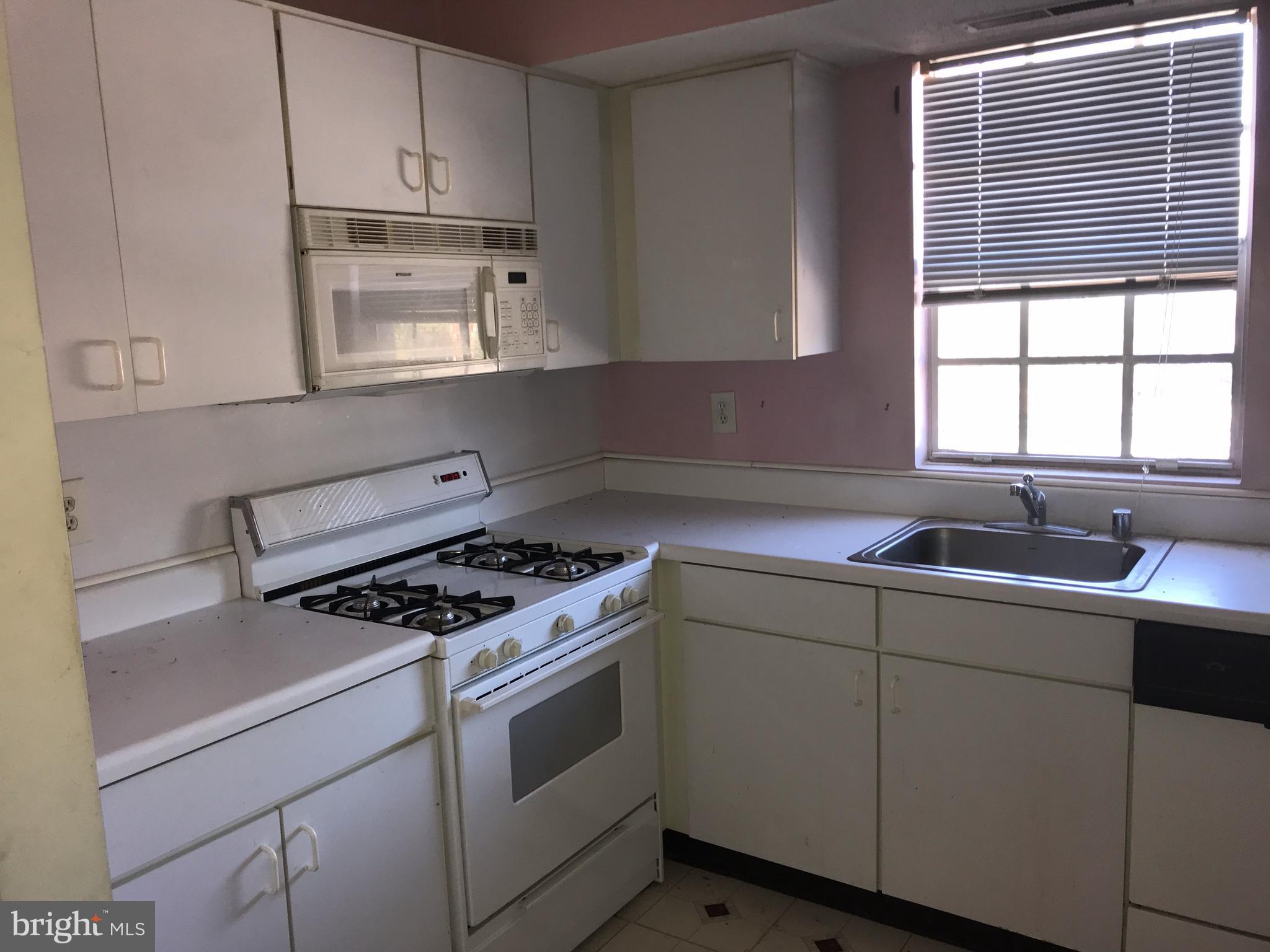 11913 Tarragon Road, Unit L Reisterstown, MD 21136 - Photo 5 of 15 Kitchen